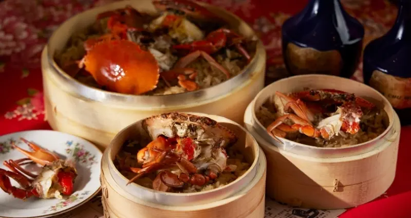 正宗手路菜1390吃到飽！喜來登十二廚聯手阿霞飯店推出「府城美食節」，訂位送阿霞招牌紅蟳米糕、再加碼松葉蟹吃到飽。