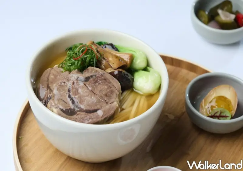 台北市全新銀色雙層餐車  / WalkerLand窩客島整理提供 未經許可不可轉載。