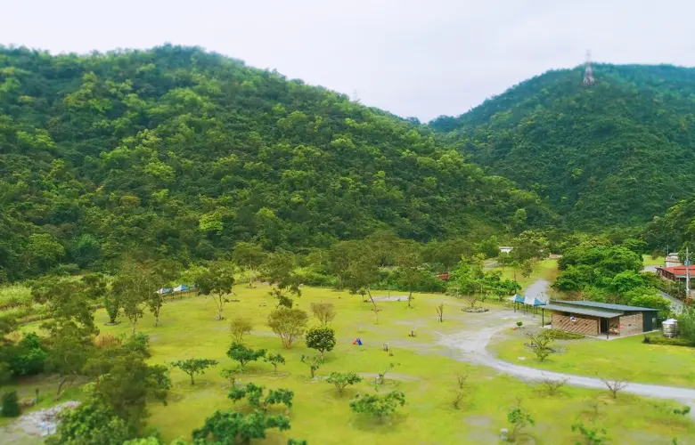 宜蘭縣大同鄉【最新宜蘭露營攻略】快速帶你看6間高CP值露營車、懶人露營、宜蘭露營地，可團體包場