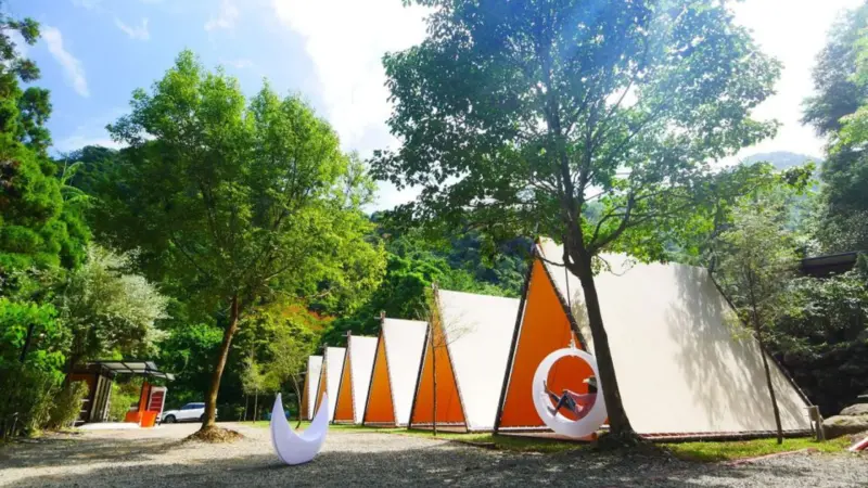 苗栗縣南庄鄉TOP5親子必來/寵物友善的高評價苗栗露營區，欣賞五月雪.歡唱KTV.超嗨BBQ體驗來到苗栗營地全都有！