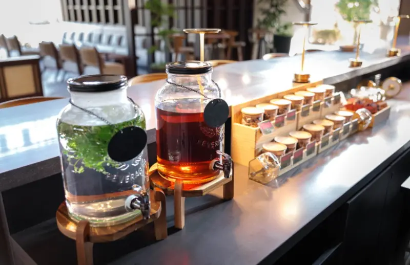 大廳休息區還設有飲料區