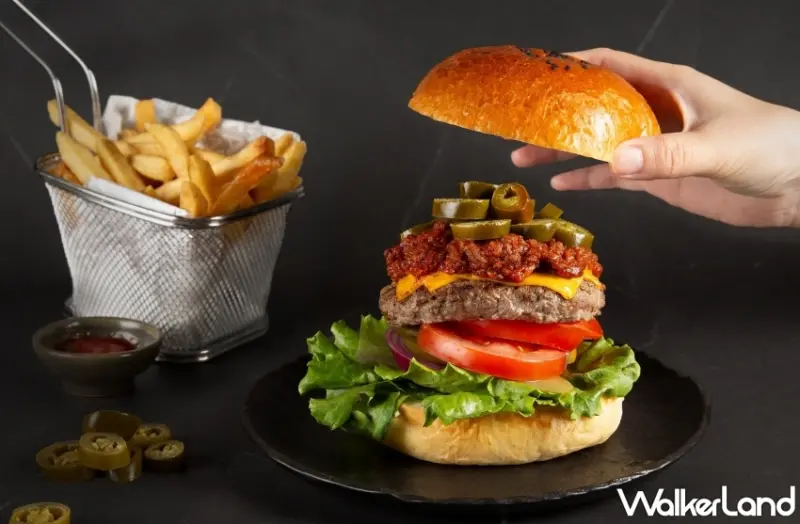 台北萬豪「豪享吃堡」漢堡、指定飲品買一送一