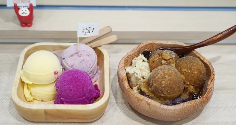 台中冰店加一！審計新村附近冰店「一起癮冰室」，綿綿冰口味豐富，還有黑糖冰、豆花、甜湯，全部銅板價。