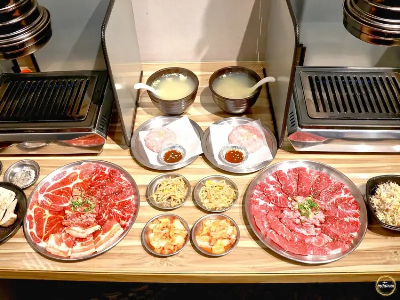 台南燒烤店／南台科大學區美食／邊緣人的天堂／藏身巷弄傍晚才營業／嚴選品質CP值高／隱藏版必點手作漢堡排