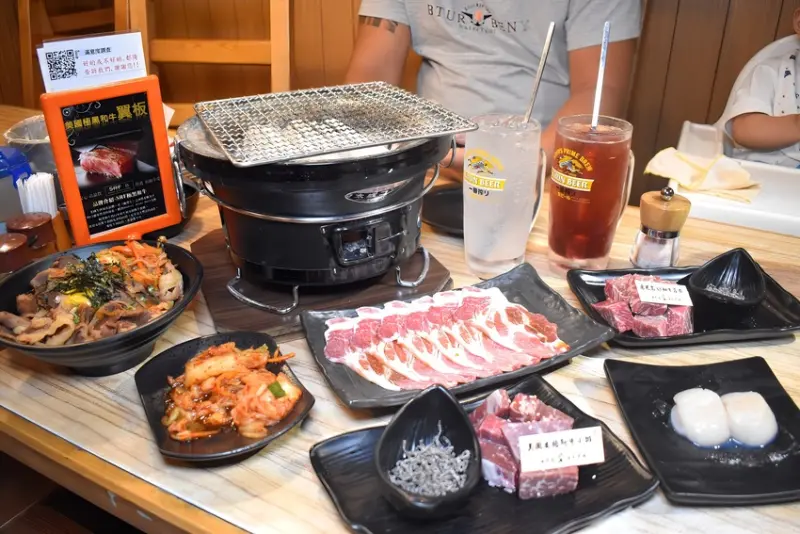 新北市蘆洲區蘆洲燒肉推薦 | 在地經營23年老店 燒肉屋(蘆洲店)~感受日式炭火魅力 捷運徐匯中學站、徐匯廣場正後方