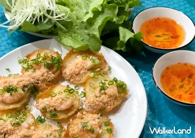 桃園夜市必吃「頭頓煎蝦餅」15元一口煎蝦餅/ WalkerLand窩客島整理提供 未經許可不可轉載。