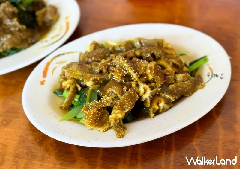 逛基隆夜市別錯過！基隆火車站美食「阿玉炒牛肉」菜單咖喱炒牛肉超推/ WalkerLand窩客島整理提供 未經許可不可轉載。