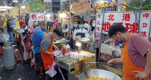 新竹寶山夜市逛起來！新竹新夜市「寶山夜市」每週二限定，15元港點先吃。