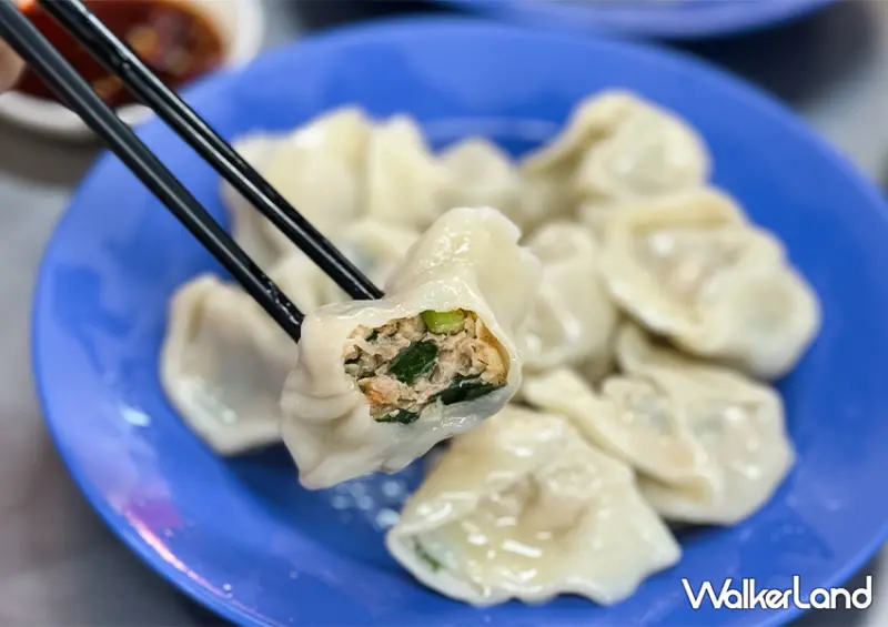 基隆廟口夜市「基隆林家三鮮水餃」隱身仁愛市場二樓，全菜單僅賣3個品項/ WalkerLand窩客島整理提供 未經許可不可轉載。