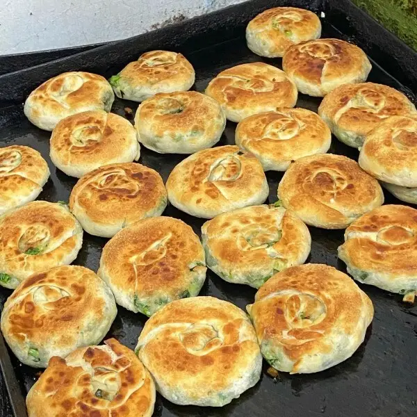  基隆老字號美食推薦：周家蔥油餅/ WalkerLand窩客島整理提供 未經許可不可轉載