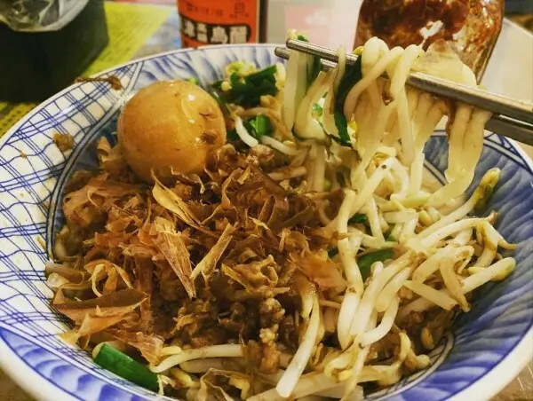  台東美食必吃推薦：榕樹下米苔目-小滿雨生/ WalkerLand窩客島整理提供 未經許可不可轉載