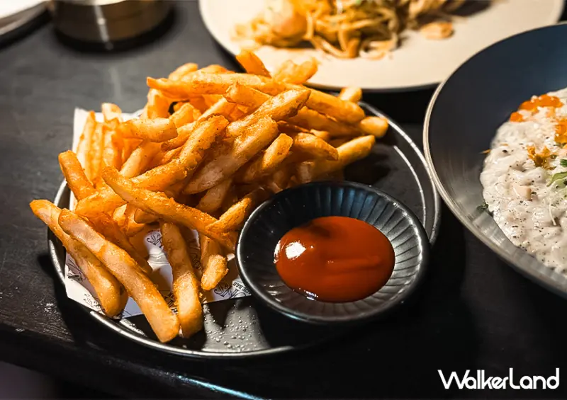 奶油啤酒必喝！台北餐酒館推薦「Potions Magic Bar 魔藥學餐酒館」塔羅占卜、魔術免費體驗/ WalkerLand窩客島整理提供 未經許可不可轉載。