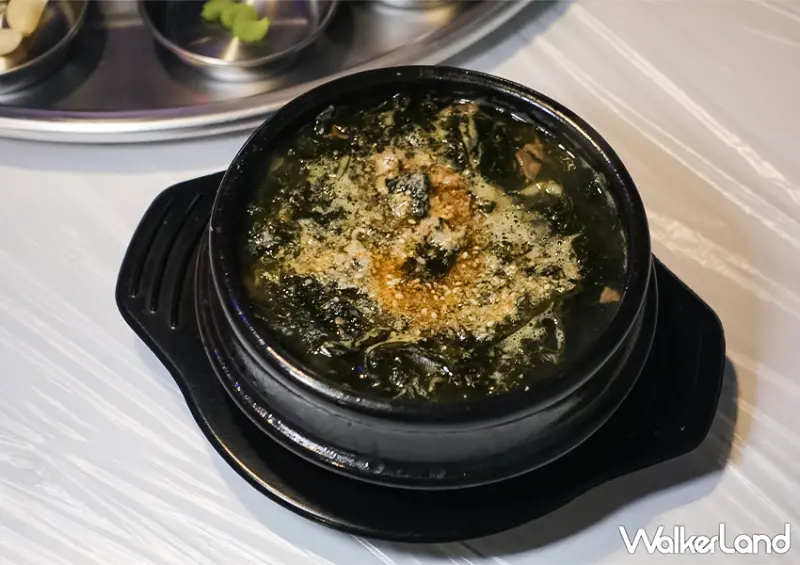 韓國燒啤表演在這！台北韓式料理「本家選手村」韓國烤肉專人代烤、小菜吃到飽/ WalkerLand窩客島整理提供 未經許可不可轉載。