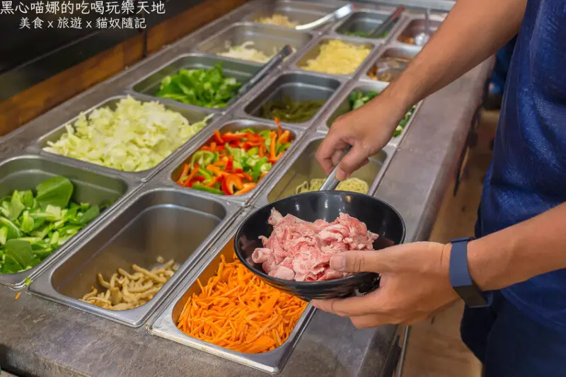 高雄三民︱炙肉高手　蒙古烤肉吃到飽，每人只要再加３９元就能升級火烤兩吃超划算！（高雄九如店）