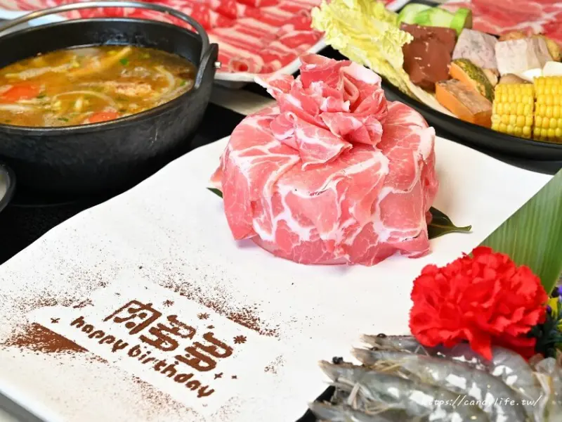 台中市東區肉多多火鍋｜台中最火爆炒招牌石頭鍋，不限時自助吧吃到飽只有268元起，還有超厲害爆炒麻辣鍋！