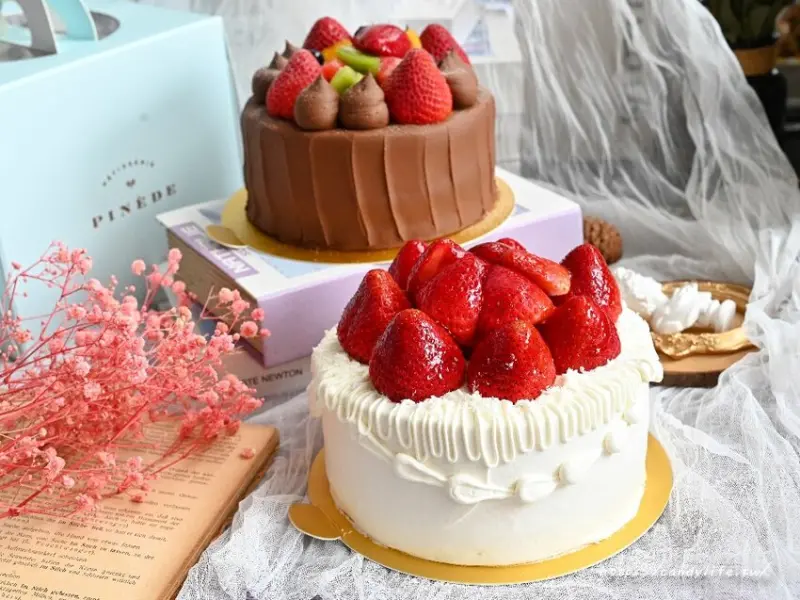 台中市西區Pinede彼內朵台中旗艦店｜台中首間來自日本名古屋的人氣法式甜點，草莓鮮奶油蛋糕天花板，不必出國也吃得到！