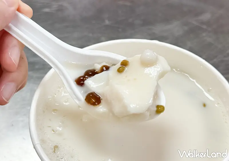 市政府銅板美食在這邊！永吉路30巷推薦「榮嘉義傳統豆花」台北也有豆漿豆花/ WalkerLand窩客島整理提供 未經許可不可轉載。