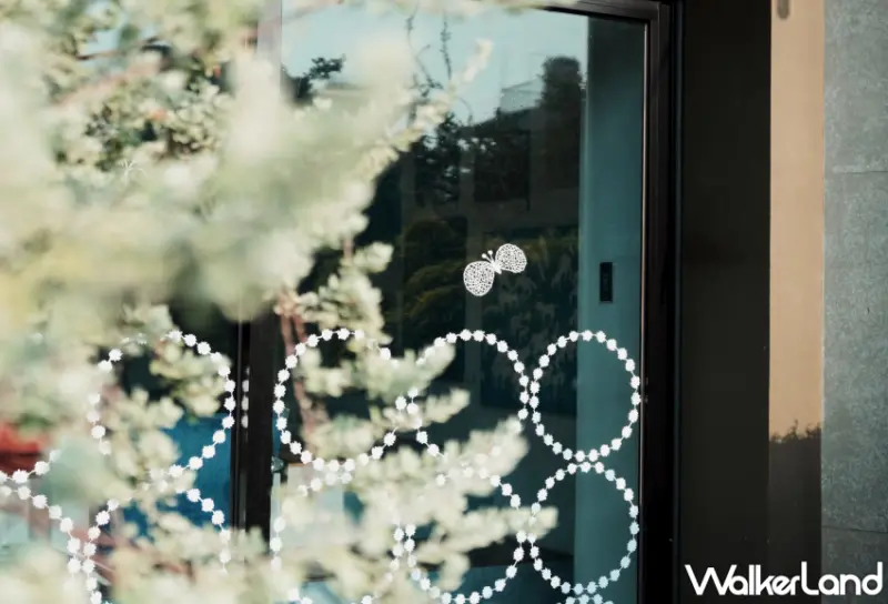 minä perhonen與U.I.J友愛街旅館合作改造背包客房，精彩跨界合作、享沉浸式住宿體驗。