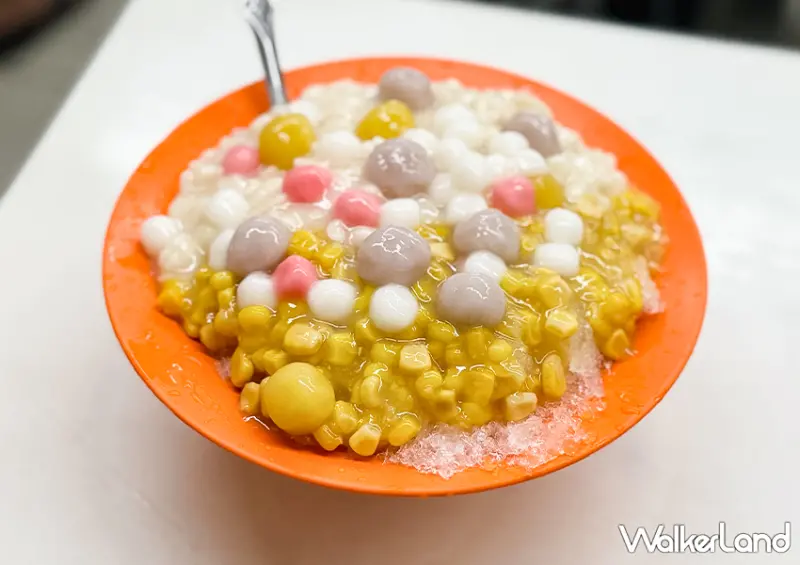 萬華在地60年冰店「楊記花生玉米冰」把玉米罐頭加進剉冰/ WalkerLand窩客島整理提供 未經許可不可轉載。