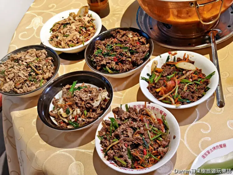 唐宮蒙古烤肉涮羊肉餐廳試營運558吃到飽，蒙古烤肉、涮羊肉火鍋還是記憶中的味道。