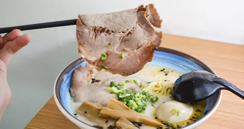 145元拉麵吃到飽！豆花仙草全都無限吃，永和人不能錯過「何家拉麵」超高CP值菜單必收藏。