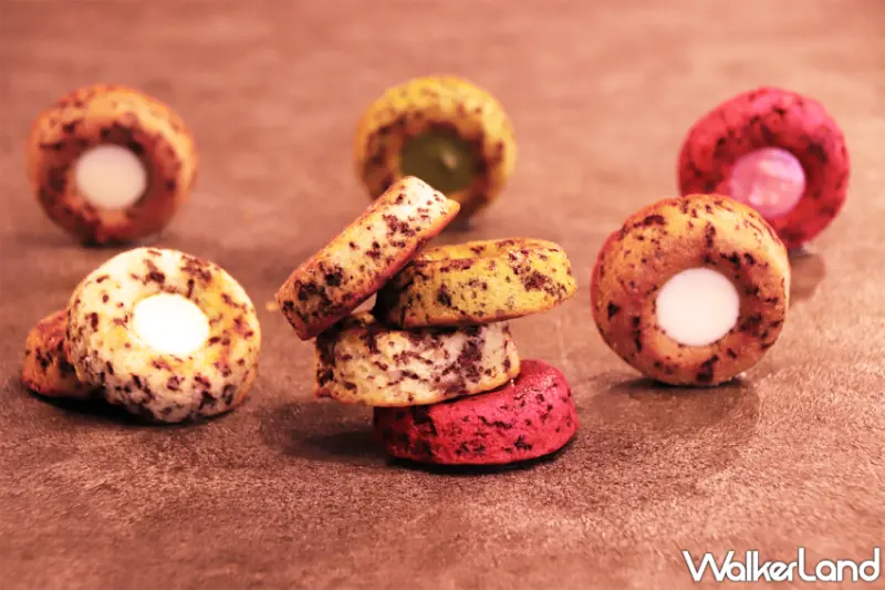 麗緻餐旅集團推出法式蒂戈黑與多人策略桌遊結合的創意禮盒，享9折優惠再加贈現金抵用券，帶來視覺與味覺的極致享受。