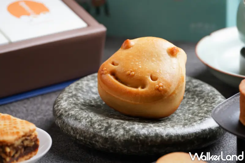 高雄承億酒店全新「旅讀台灣 中秋禮盒」，品嚐四款台灣經典月餅與阿里山茶香。