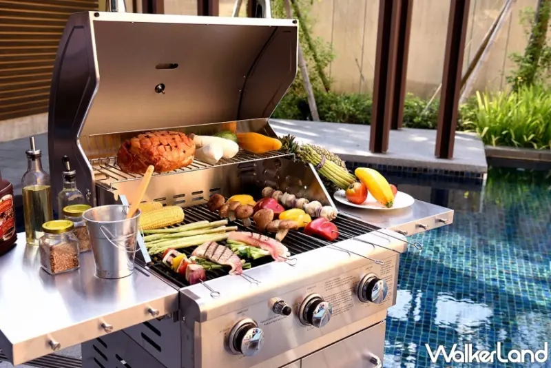 宜蘭力麗威斯汀雙臥室泳池別墅「獨享尊寵 專屬主廚池畔炙烤專案」，享受頂級燒烤饗宴與私密度假時光。
