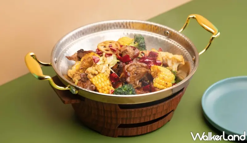 「上菜片皮鴨專賣店」高雄夢時代店登場，宜蘭櫻桃鴨與亞洲50大酒吧聯手、打造烤鴨美味新巔峰。