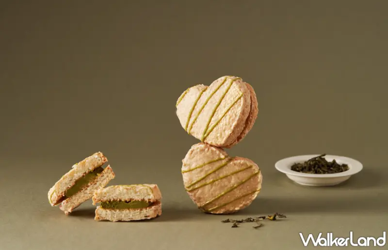 七見櫻堂推出「桂花東方美人三明治餅、香柚碧螺春達克瓦茲」風味甜點，限量手工禮盒加碼風呂敷包裝，為中秋節獻上濃情心意。