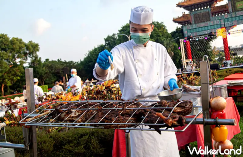 一年一度圓山飯店「中秋烤肉民歌之夜」欣賞中秋美景、品嚐五星烤肉夜景，再加碼抽千萬好禮。