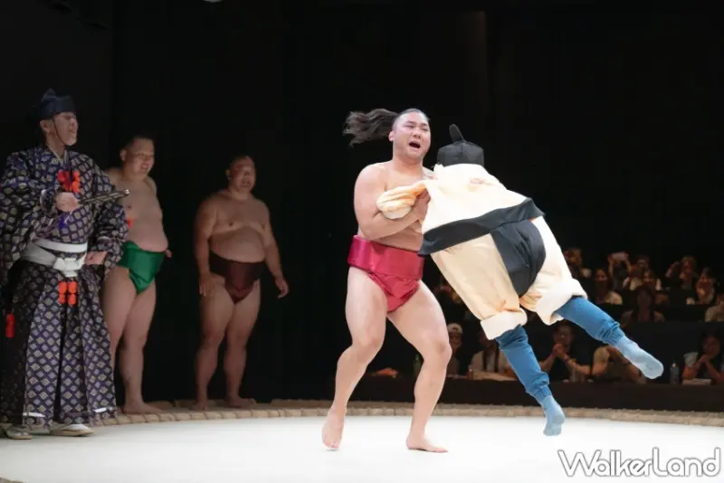 「THE SUMO HALL 日樂座 OSAKA」帶來娛樂相撲秀、享受日式美食與互動活動。