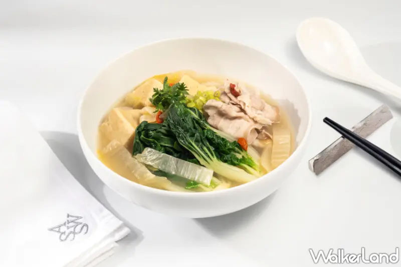 Dong Café･冬 咖啡新菜單！三款湯麵、四川麻辣燙寬粉登場，無人工味精、使用在地食材，健康美味兼具，輕食與沙拉完美結合。