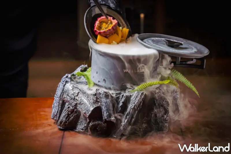  「放感情螢火部落」台北大巨蛋新開店，獨特沉浸式空間、寵物友善餐廳，特色鑄火料理、經典江南湯品、獨家調酒一次滿足。