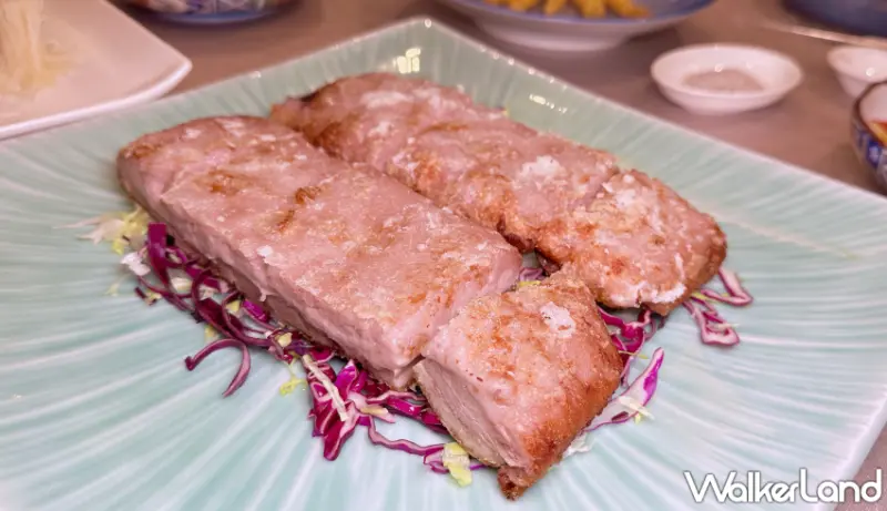 點水樓必吃「涼拌銀耳、剁椒魚頭」探索經典江浙與創新佳餚，感受料理藝術與新鮮食材的完美結合。