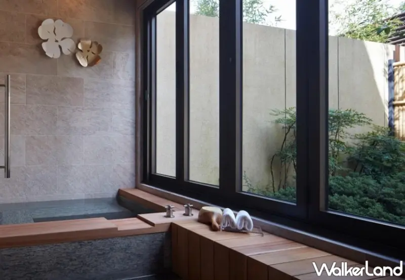 宜蘭力麗威斯汀雙臥室泳池別墅「獨享尊寵 專屬主廚池畔炙烤專案」，享受頂級燒烤饗宴與私密度假時光。