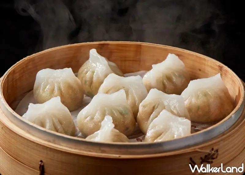 台北美福大飯店「嘆早茶」限時登場，蝦餃燒賣、黑金餃、奶油焗白菜，每週日限量供應。