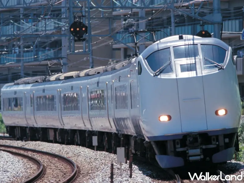 JR西日本推出限量紀念品與Hello Kitty ICOCA，超值優惠套票旅遊與購物一次滿足。