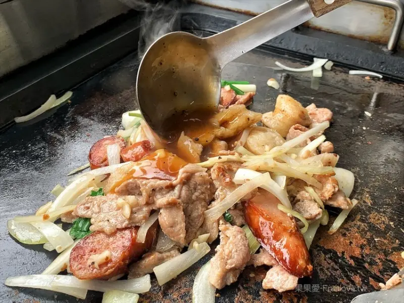 大慶夜市美食古早味花生糯米腸炒香腸在霧峰也吃得到了