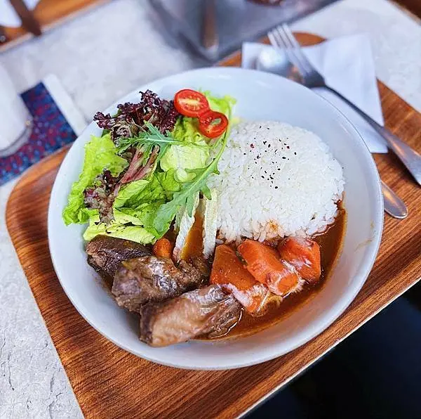 [台北早午餐]松山區小巨蛋站「 The Quiet Light 默光咖啡（松山店）」隱藏版小巧可愛又精緻的溫馨咖啡店/舒適療癒身心的好地方/餐點甜點都美味（附菜單)