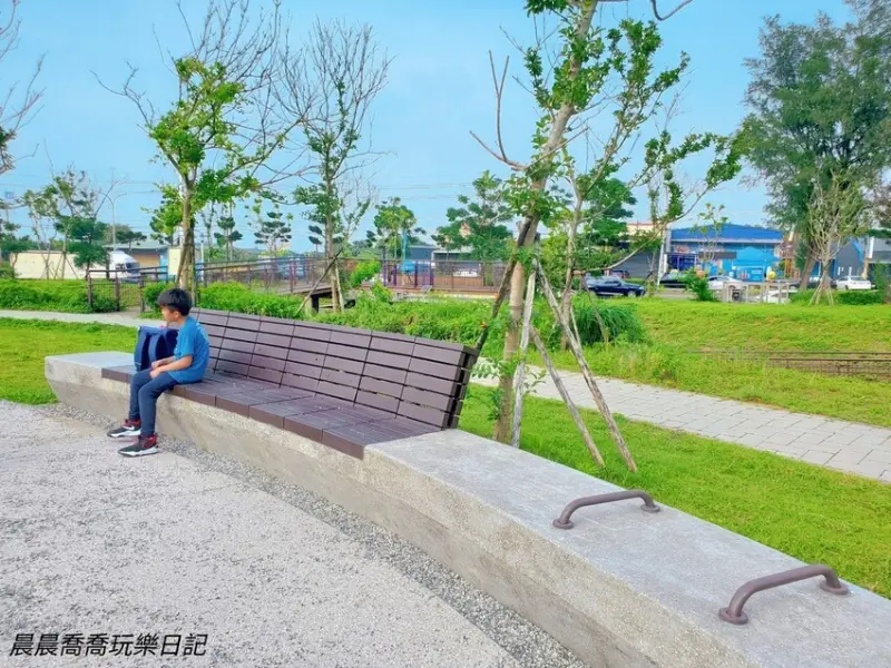 桃園親子景點推薦！桃園觀音「水之丘主題公園」飼料桶造型溜滑梯