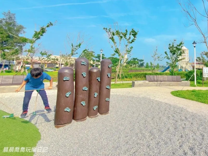 桃園親子景點推薦！桃園觀音「水之丘主題公園」飼料桶造型溜滑梯