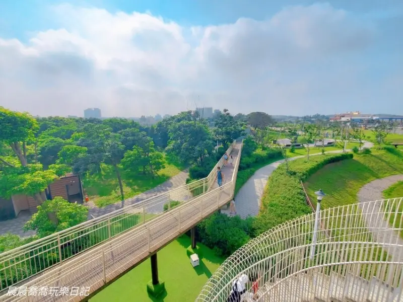 桃園親子景點推薦！桃園觀音「水之丘主題公園」飼料桶造型溜滑梯
