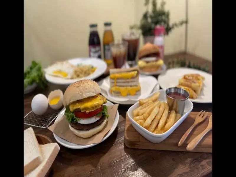 肉蛋吐司 紅茶牛奶