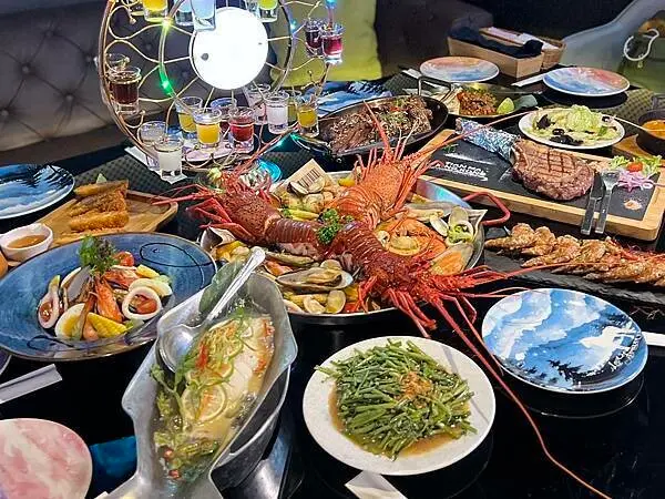[台南美食] 天馬星空餐酒館 龍蝦、戰斧牛排 浮誇系調酒 @蛋寶趴趴go