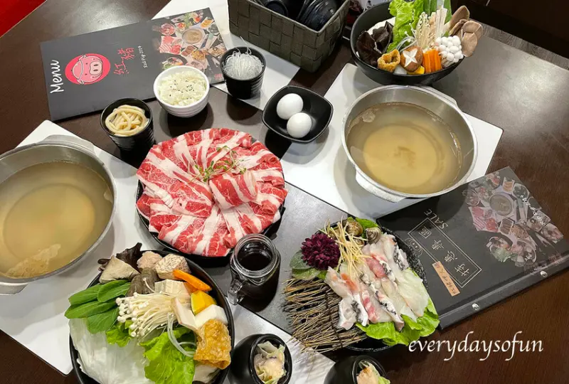 嘉義餐廳∥紅豬呷火鍋嘉義新生店，肉肉與海鮮令人難以抗拒，飲料冰品無限量，用五倍券更優惠，嘉義火鍋推薦