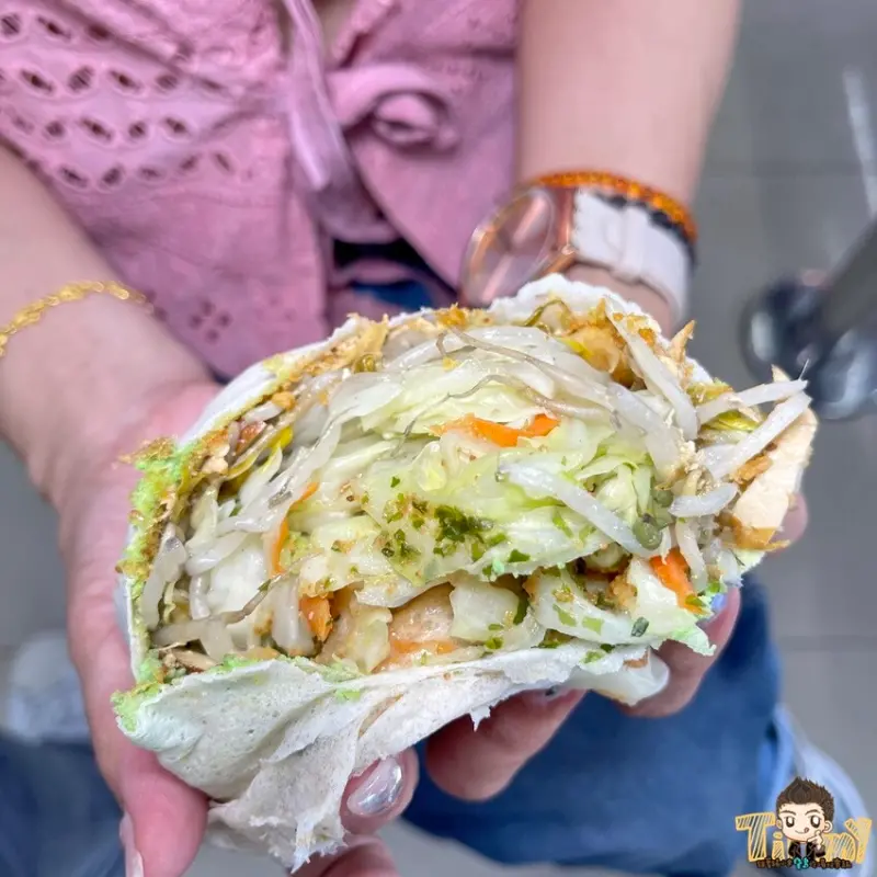 ▲新竹城隍廟美食推薦：阿瑛潤餅，新竹超人氣小吃排隊開吃 /踢小米 提供、WalkerLand窩客島整理