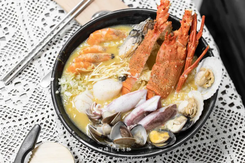【江湖客棧豐原店】爆量海鮮看不到粥！豐原宵夜美食推薦，這碗太鮮！台中海鮮粥推薦+1│菜單