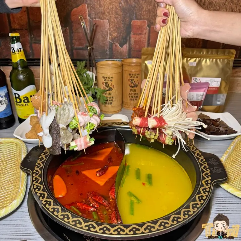 新竹道地美嬌娘創始四川串串麻辣鍋。 新推出牛油老火鍋香辣十足最對味！ 串串均一價10元！--跟著踢小米吃喝玩樂趣