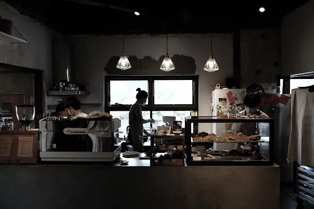 [春，屏東] 聞秋香而至，為伯虎停留 - 伯虎在二樓．恆春But Who
